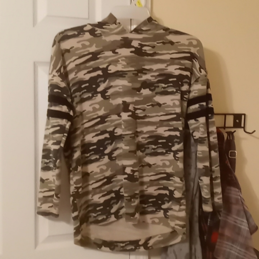 sweat shirt hoodie like thing